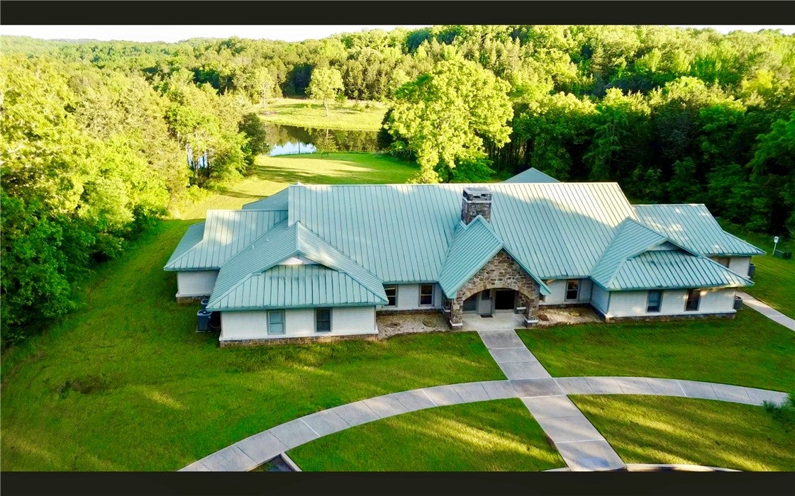Mulberry, Arkansas, 72947, United States, ,33 BathroomsBathrooms,Residential,Active,1853290