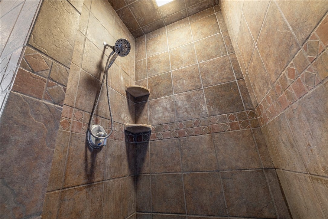 Marshall, Arkansas, 72650, United States, 6 Bedrooms Bedrooms, ,6 BathroomsBathrooms,Residential,Active,2007213