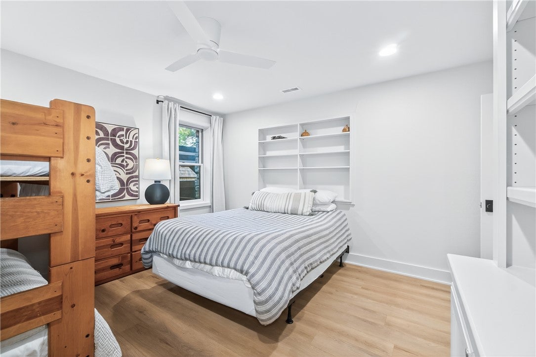 Fayetteville, Arkansas, 72701, United States, 4 Bedrooms Bedrooms, ,4 BathroomsBathrooms,Residential,Active,1993667