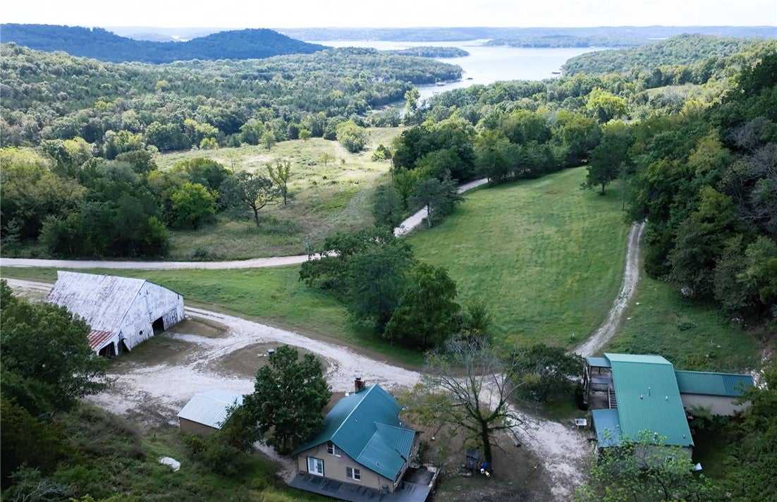 Garfield, Arkansas, 72732, United States, 6 Bedrooms Bedrooms, ,4 BathroomsBathrooms,Residential,Active,1953368