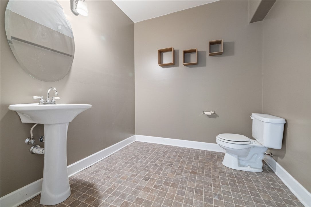 Marshall, Arkansas, 72650, United States, 6 Bedrooms Bedrooms, ,6 BathroomsBathrooms,Residential,Active,2006844