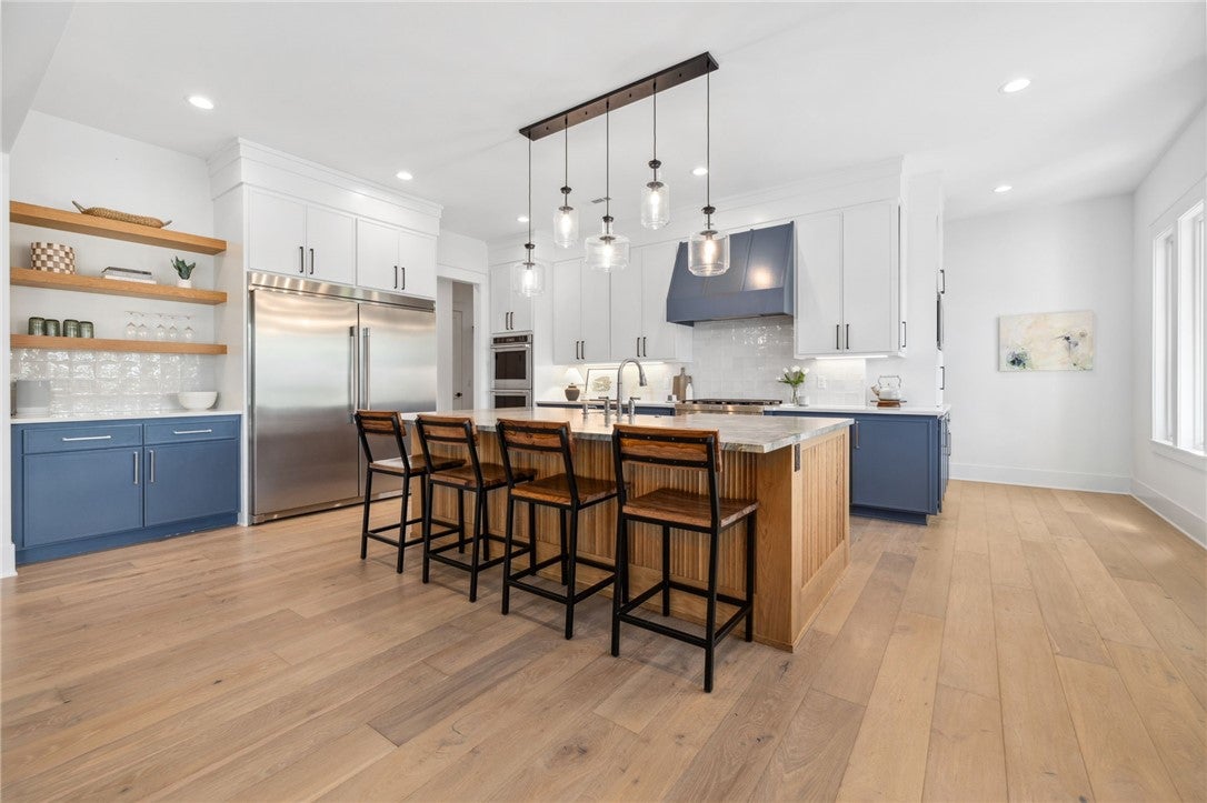 Fayetteville, Arkansas, 72703, United States, 6 Bedrooms Bedrooms, ,6 BathroomsBathrooms,Residential,Active,2006943