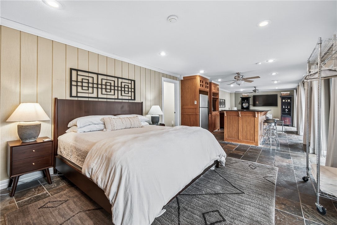 Fayetteville, Arkansas, 72701, United States, 4 Bedrooms Bedrooms, ,4 BathroomsBathrooms,Residential,Active,1993667