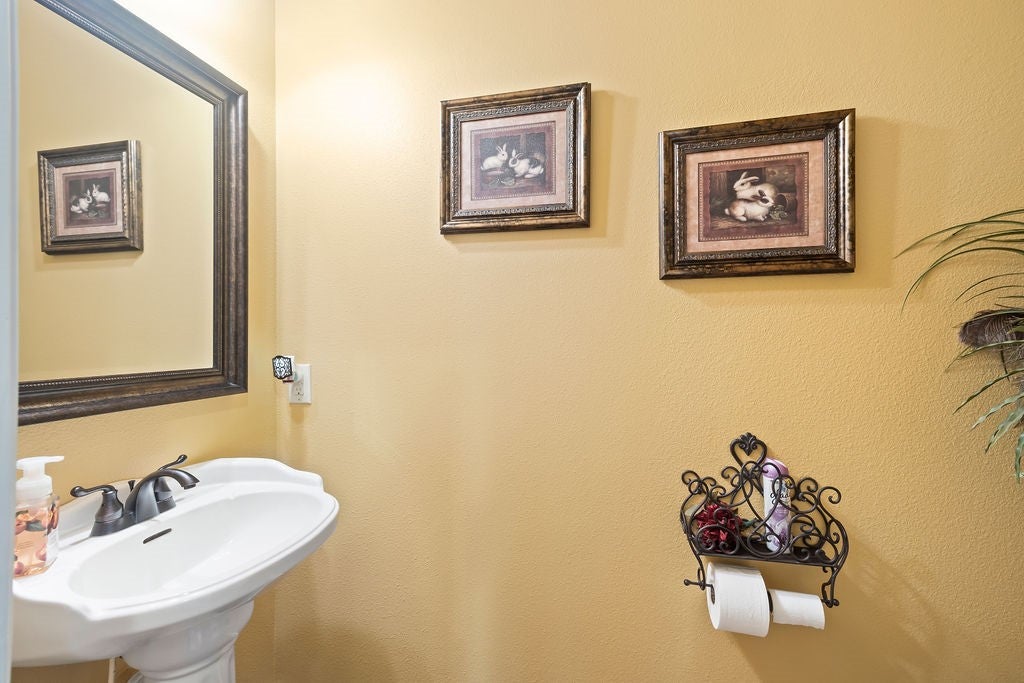 Gravette, Arkansas, 72736, United States, ,3 BathroomsBathrooms,Residential,Active,1849524