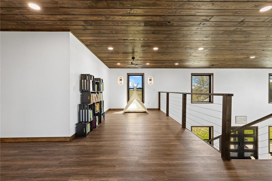 Everton, Arkansas, 72633, United States, 4 Bedrooms Bedrooms, ,5 BathroomsBathrooms,Residential,Active,1748808