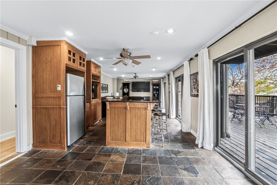 Fayetteville, Arkansas, 72701, United States, 4 Bedrooms Bedrooms, ,4 BathroomsBathrooms,Residential,Active,1993667