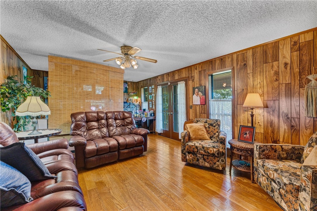 Springdale, Arkansas, 72764, United States, 5 Bedrooms Bedrooms, ,3 BathroomsBathrooms,Residential,Active,1902923