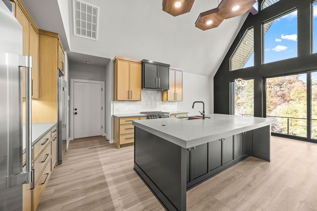 Rogers, Arkansas, 72756, United States, 3 Bedrooms Bedrooms, ,2 BathroomsBathrooms,Residential,Active,1990622