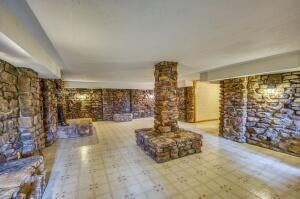 Harrison, Arkansas, 72601, United States, ,5 BathroomsBathrooms,Residential,Active,1770147