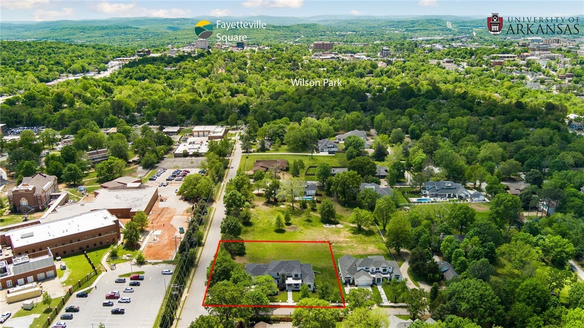 Fayetteville, Arkansas, 72703, United States, 6 Bedrooms Bedrooms, ,6 BathroomsBathrooms,Residential,Active,2006943