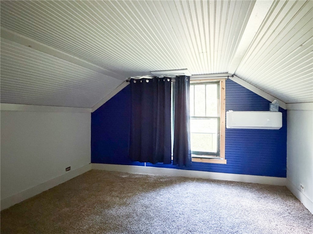 Garfield, Arkansas, 72732, United States, 6 Bedrooms Bedrooms, ,4 BathroomsBathrooms,Residential,Active,1953368