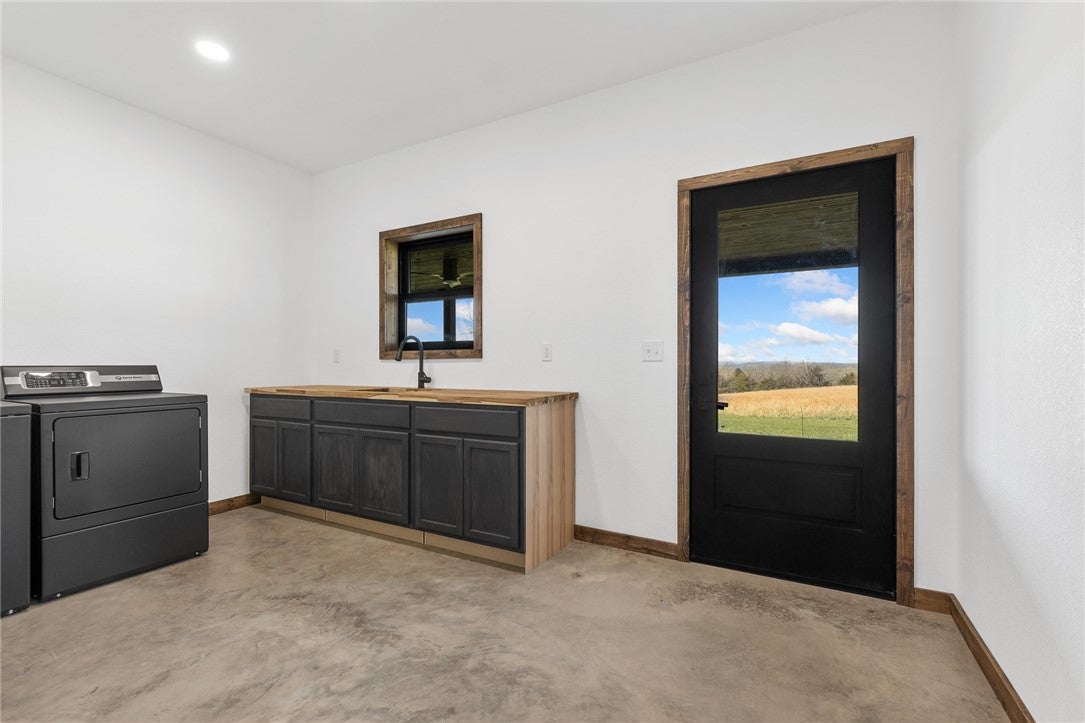 Everton, Arkansas, 72633, United States, 4 Bedrooms Bedrooms, ,5 BathroomsBathrooms,Residential,Active,1748808