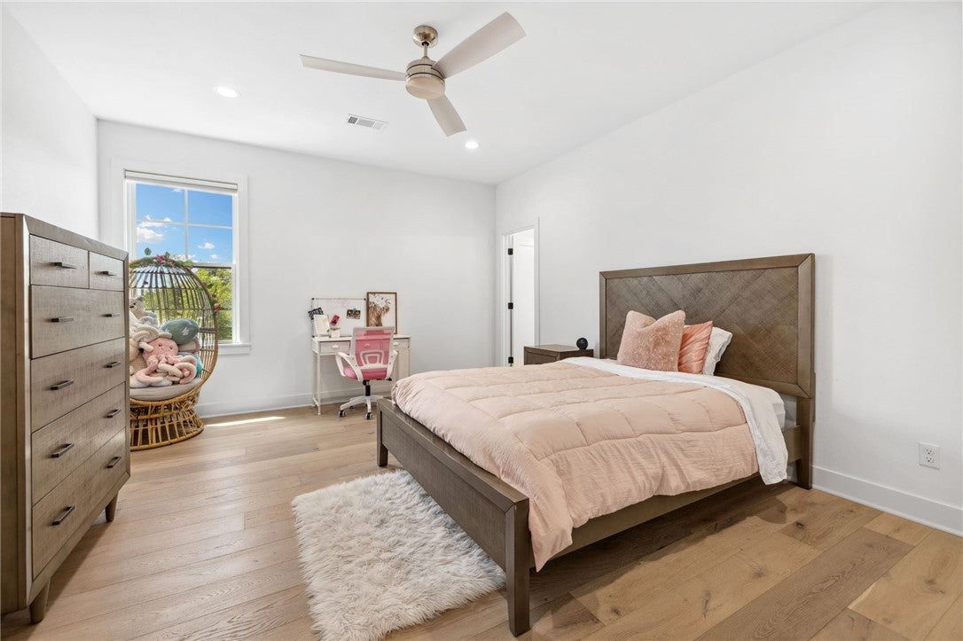 Fayetteville, Arkansas, 72703, United States, 6 Bedrooms Bedrooms, ,6 BathroomsBathrooms,Residential,Active,2006943