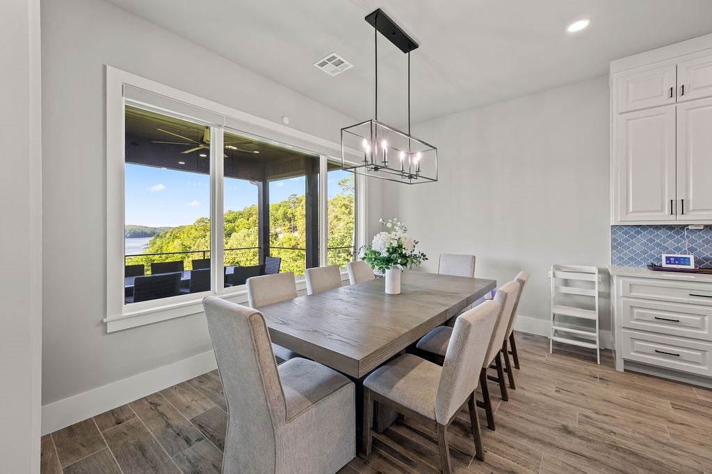 Garfield, Arkansas, 72732, United States, 6 Bedrooms Bedrooms, ,6 BathroomsBathrooms,Residential,Active,2010167