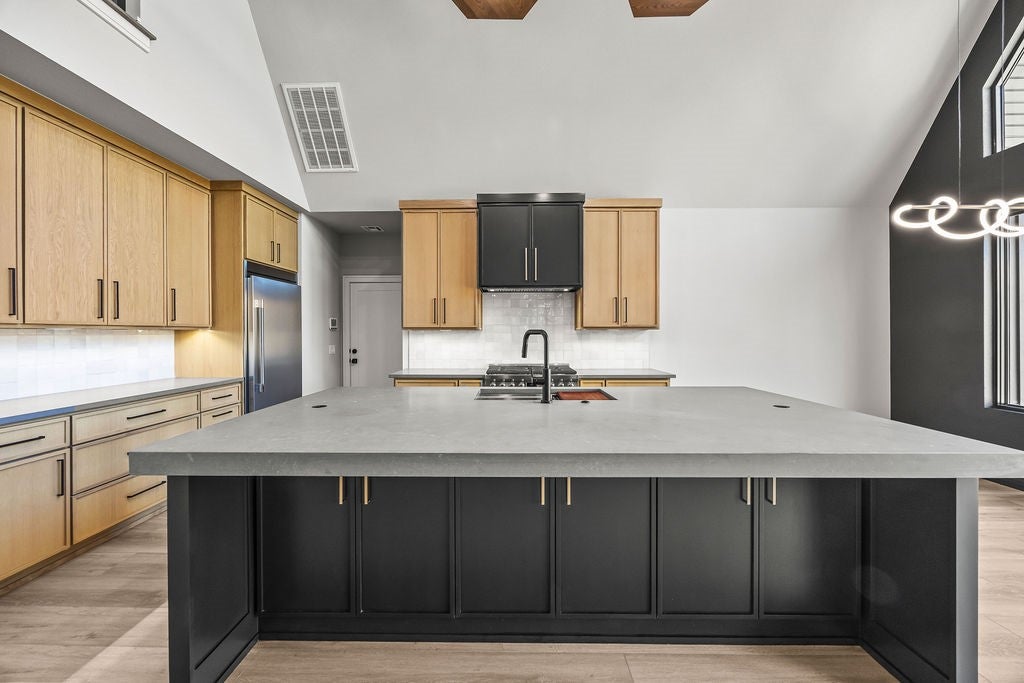 Rogers, Arkansas, 72756, United States, 3 Bedrooms Bedrooms, ,2 BathroomsBathrooms,Residential,Active,1990622