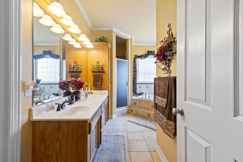 Gravette, Arkansas, 72736, United States, ,3 BathroomsBathrooms,Residential,Active,1849524