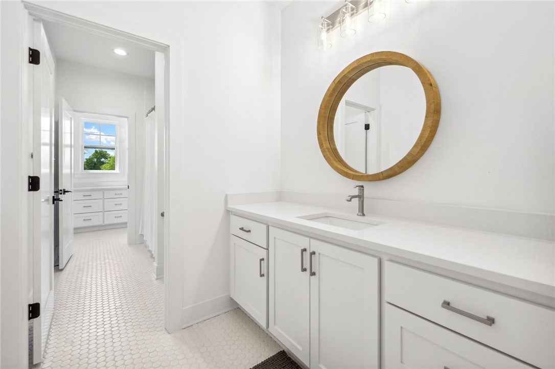 Fayetteville, Arkansas, 72703, United States, 6 Bedrooms Bedrooms, ,6 BathroomsBathrooms,Residential,Active,2006943