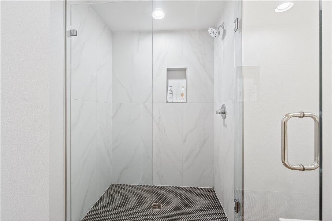 Fayetteville, Arkansas, 72701, United States, 4 Bedrooms Bedrooms, ,4 BathroomsBathrooms,Residential,Active,1993667