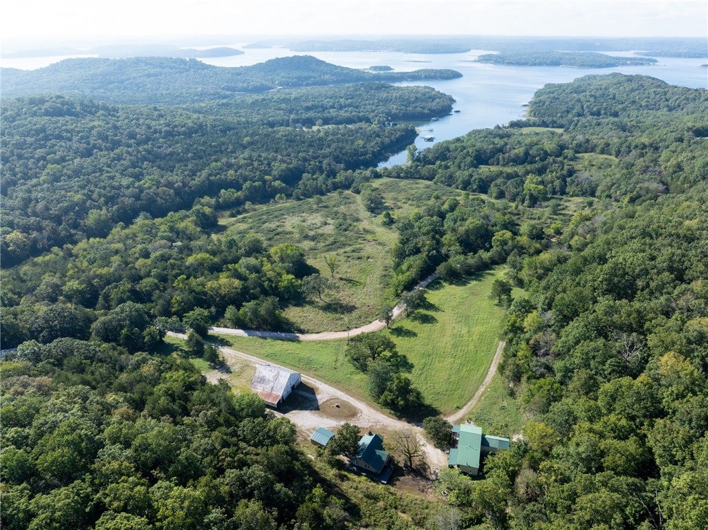 Garfield, Arkansas, 72732, United States, 6 Bedrooms Bedrooms, ,4 BathroomsBathrooms,Residential,Active,1953368