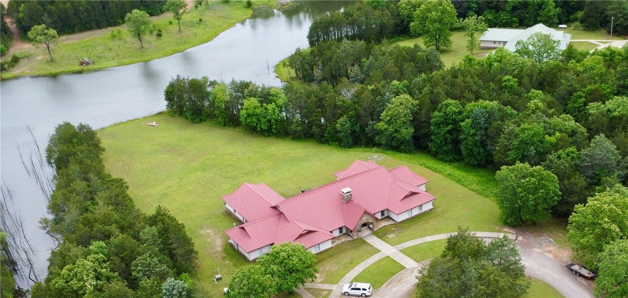 Mulberry, Arkansas, 72947, United States, ,33 BathroomsBathrooms,Residential,Active,1853290