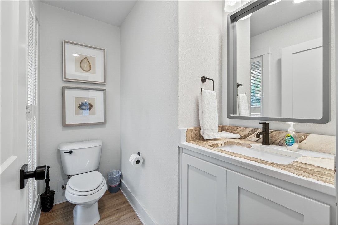 Fayetteville, Arkansas, 72701, United States, 4 Bedrooms Bedrooms, ,4 BathroomsBathrooms,Residential,Active,1993667