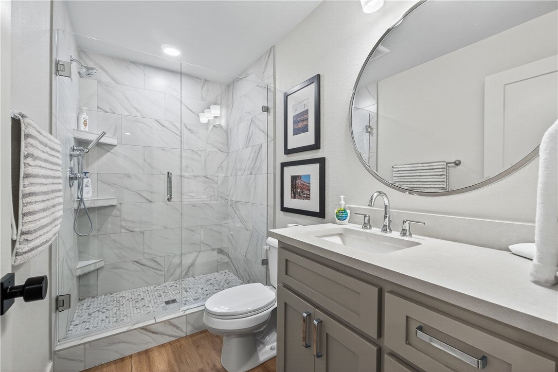 Fayetteville, Arkansas, 72701, United States, 4 Bedrooms Bedrooms, ,4 BathroomsBathrooms,Residential,Active,1993667