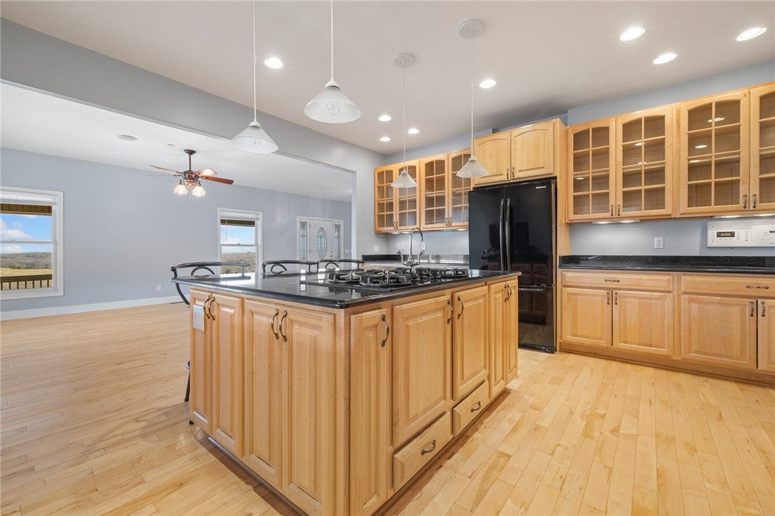 Marshall, Arkansas, 72650, United States, 6 Bedrooms Bedrooms, ,6 BathroomsBathrooms,Residential,Active,2007213