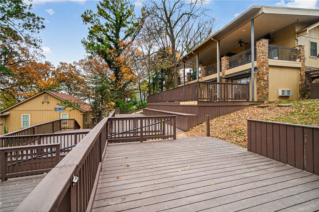 Fayetteville, Arkansas, 72701, United States, 4 Bedrooms Bedrooms, ,4 BathroomsBathrooms,Residential,Active,1993667