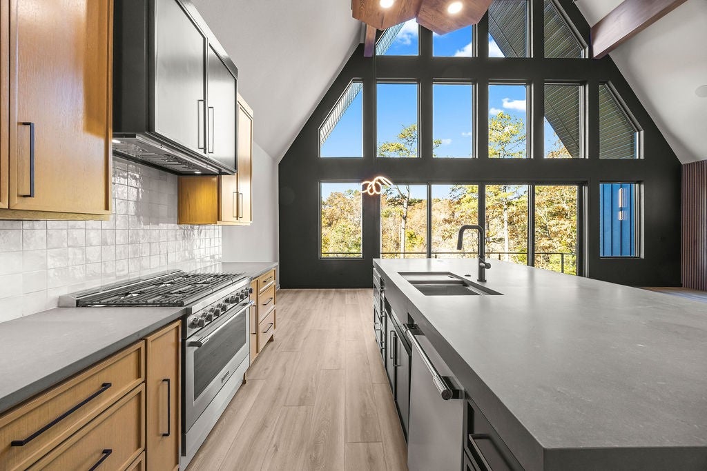 Rogers, Arkansas, 72756, United States, 3 Bedrooms Bedrooms, ,2 BathroomsBathrooms,Residential,Active,1990622