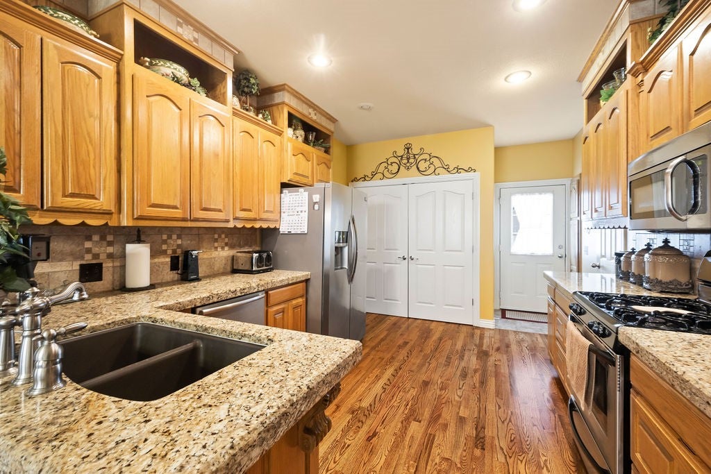 Gravette, Arkansas, 72736, United States, ,3 BathroomsBathrooms,Residential,Active,1849524