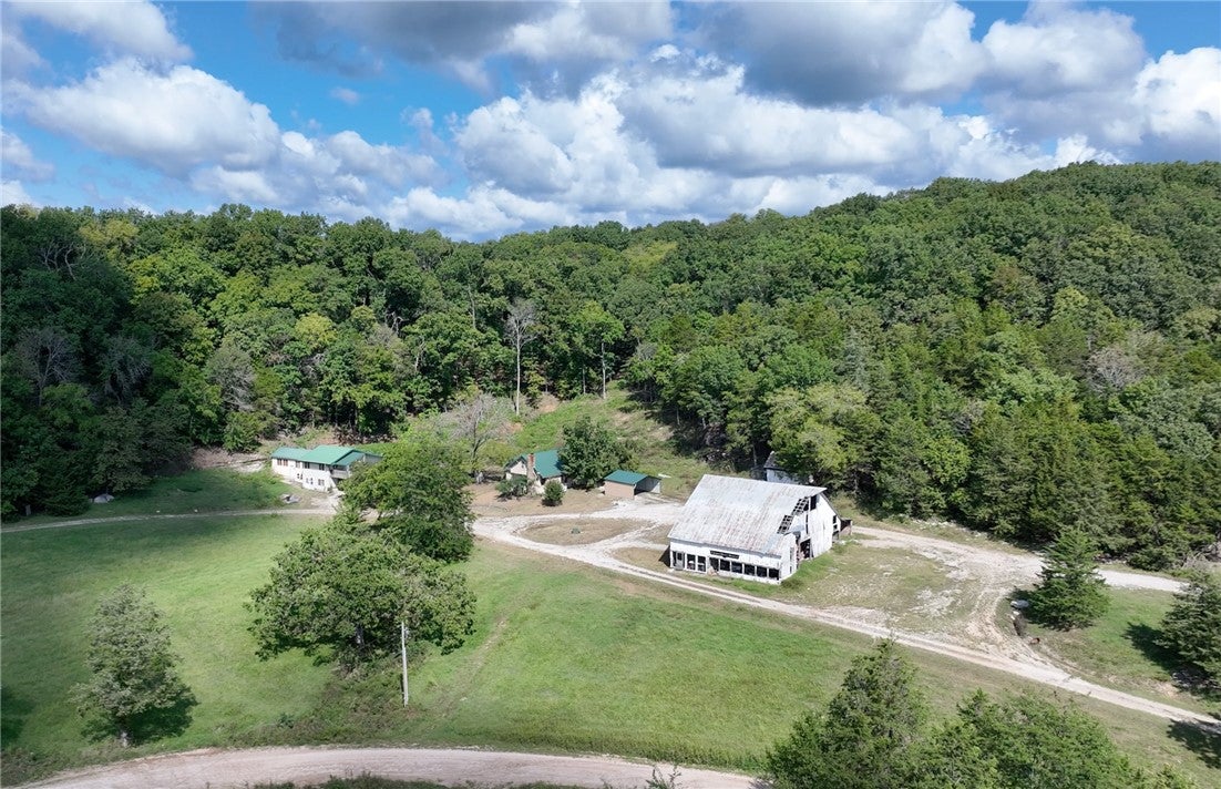 Garfield, Arkansas, 72732, United States, 6 Bedrooms Bedrooms, ,4 BathroomsBathrooms,Residential,Active,1953368