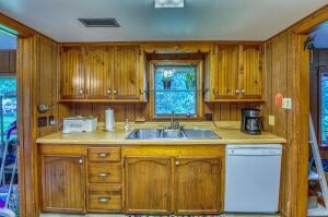 Harrison, Arkansas, 72601, United States, ,5 BathroomsBathrooms,Residential,Active,1769342