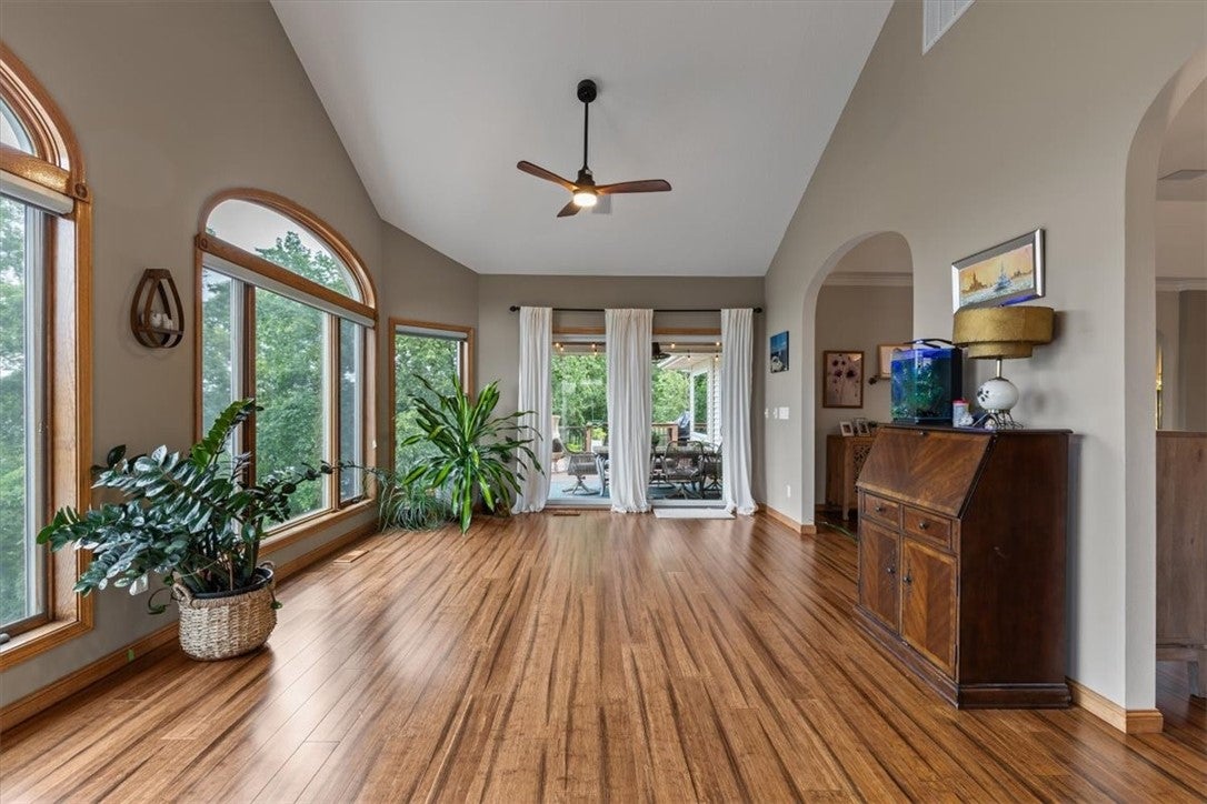 Bella Vista, Arkansas, 72715, United States, ,4 BathroomsBathrooms,Residential,Active,1849205