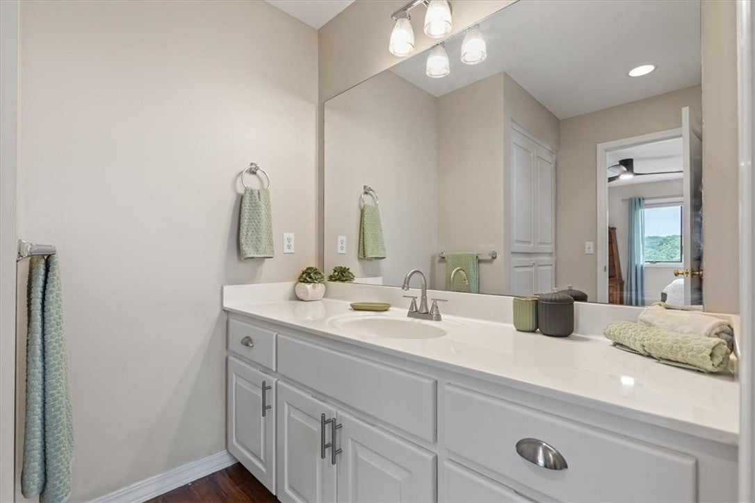 Bella Vista, Arkansas, 72715, United States, ,4 BathroomsBathrooms,Residential,Active,1849205