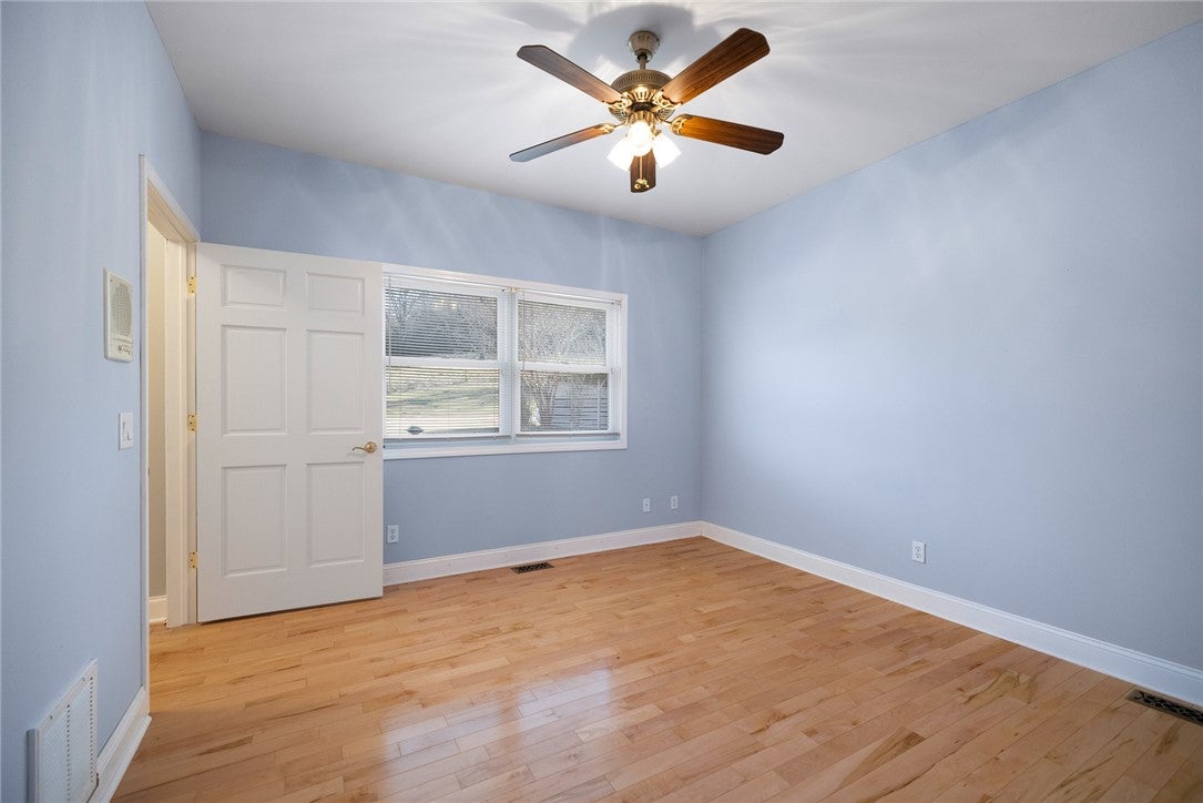 Marshall, Arkansas, 72650, United States, 6 Bedrooms Bedrooms, ,6 BathroomsBathrooms,Residential,Active,2007213