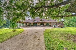 Harrison, Arkansas, 72601, United States, ,5 BathroomsBathrooms,Residential,Active,1770132