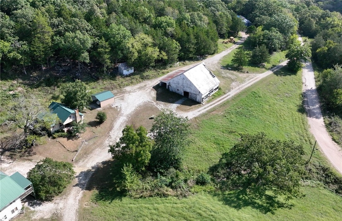 Garfield, Arkansas, 72732, United States, 6 Bedrooms Bedrooms, ,4 BathroomsBathrooms,Residential,Active,1953368