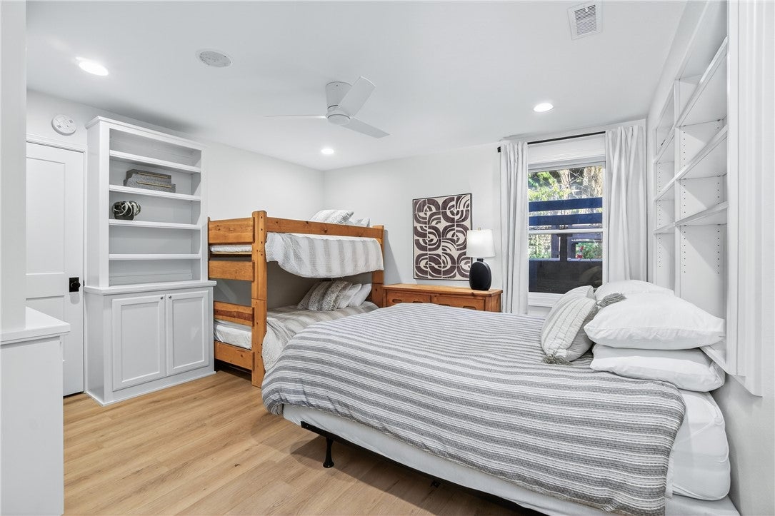 Fayetteville, Arkansas, 72701, United States, 4 Bedrooms Bedrooms, ,4 BathroomsBathrooms,Residential,Active,1993667