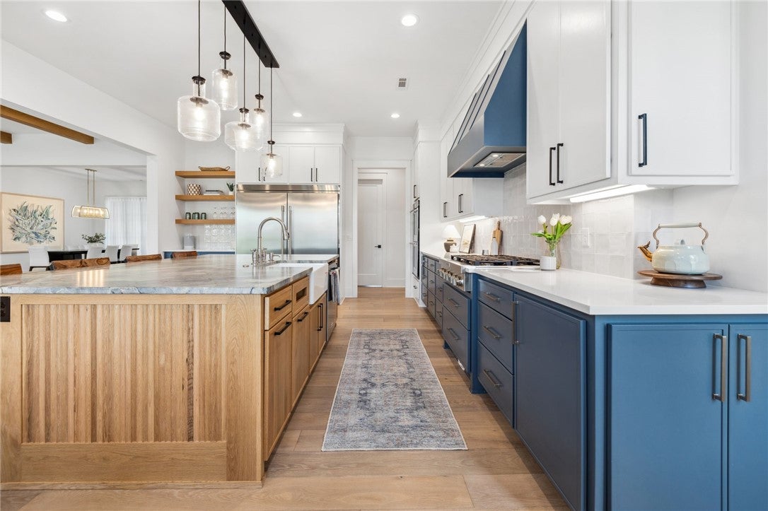 Fayetteville, Arkansas, 72703, United States, 6 Bedrooms Bedrooms, ,6 BathroomsBathrooms,Residential,Active,2006943