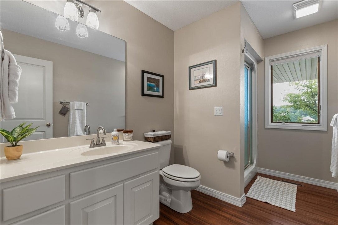 Bella Vista, Arkansas, 72715, United States, ,4 BathroomsBathrooms,Residential,Active,1849205