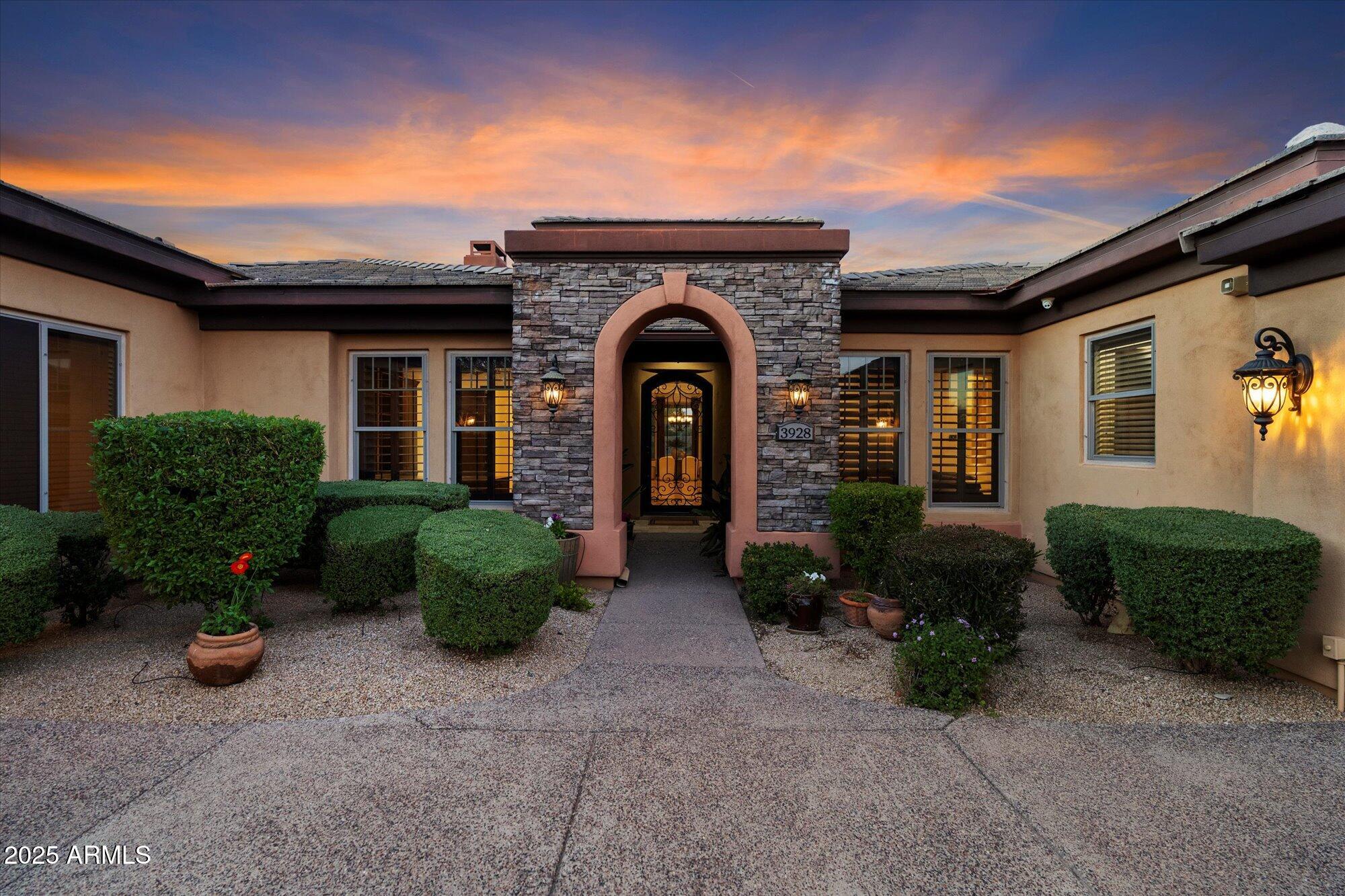 Phoenix, Arizona, 85050, United States, 4 Bedrooms Bedrooms, ,5 BathroomsBathrooms,Residential,Active,2001081