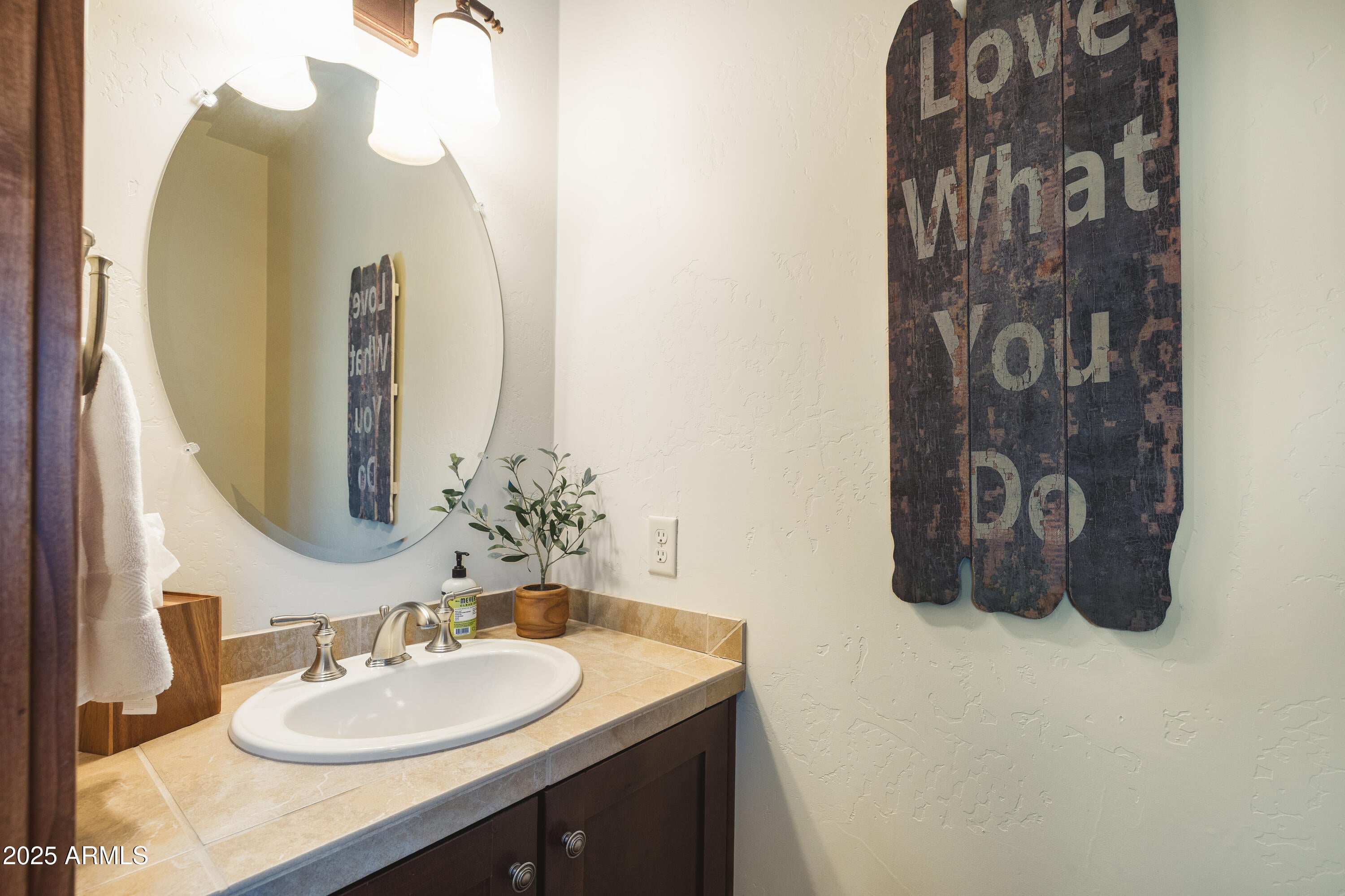 Flagstaff, Arizona, 86005, United States, 4 Bedrooms Bedrooms, ,5 BathroomsBathrooms,Residential,Active,2009813