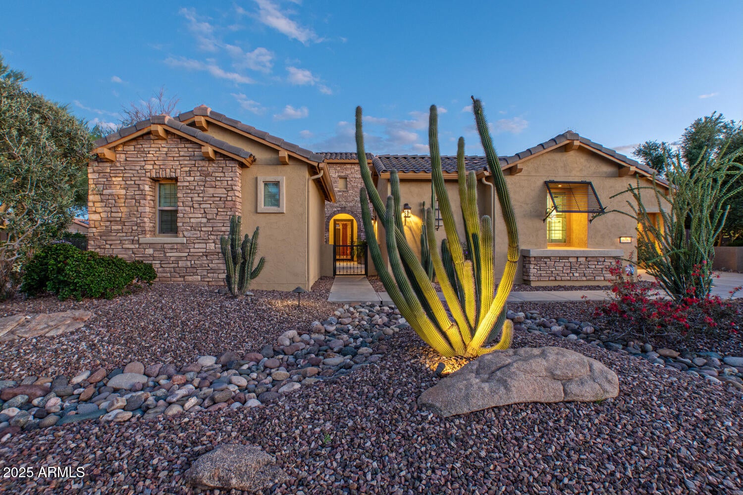 Goodyear, Arizona, 85395, United States, 4 Bedrooms Bedrooms, ,4 BathroomsBathrooms,Residential,Pending,1969760