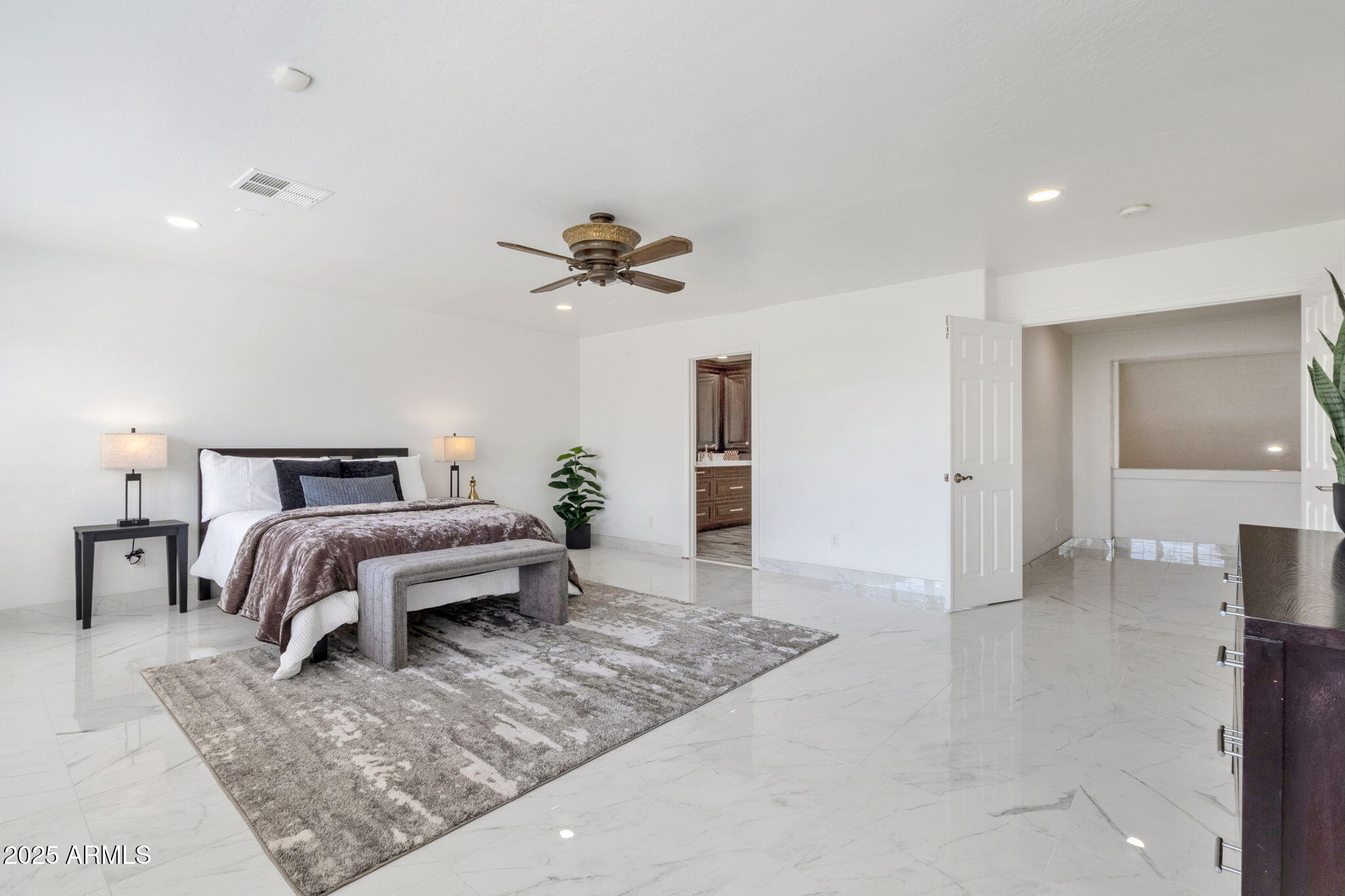 Cave Creek, Arizona, 85331, United States, 5 Bedrooms Bedrooms, ,4 BathroomsBathrooms,Residential,Active,1914836