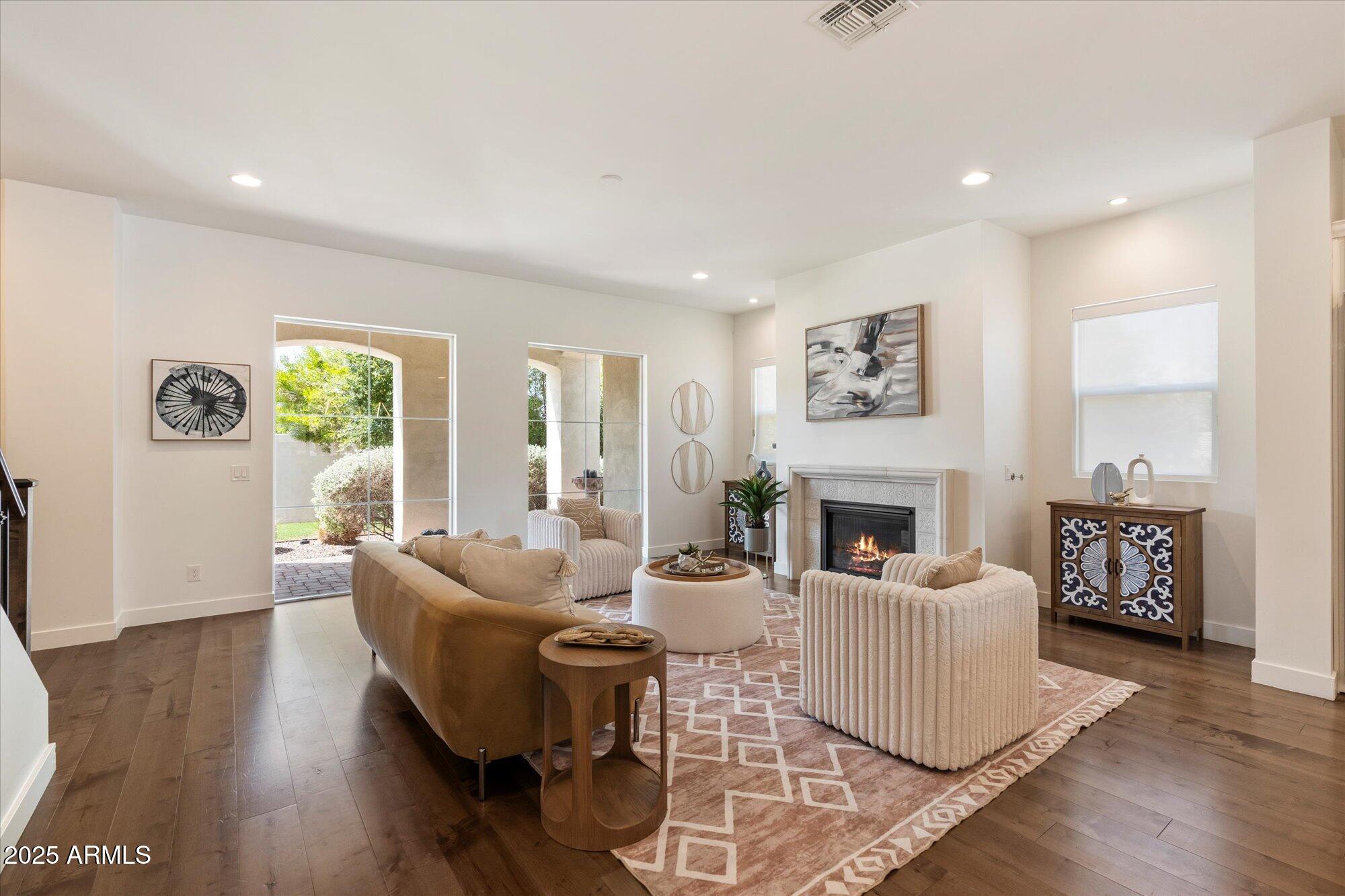 Phoenix, Arizona, 85021, United States, 4 Bedrooms Bedrooms, ,5 BathroomsBathrooms,Residential,Active,1929685