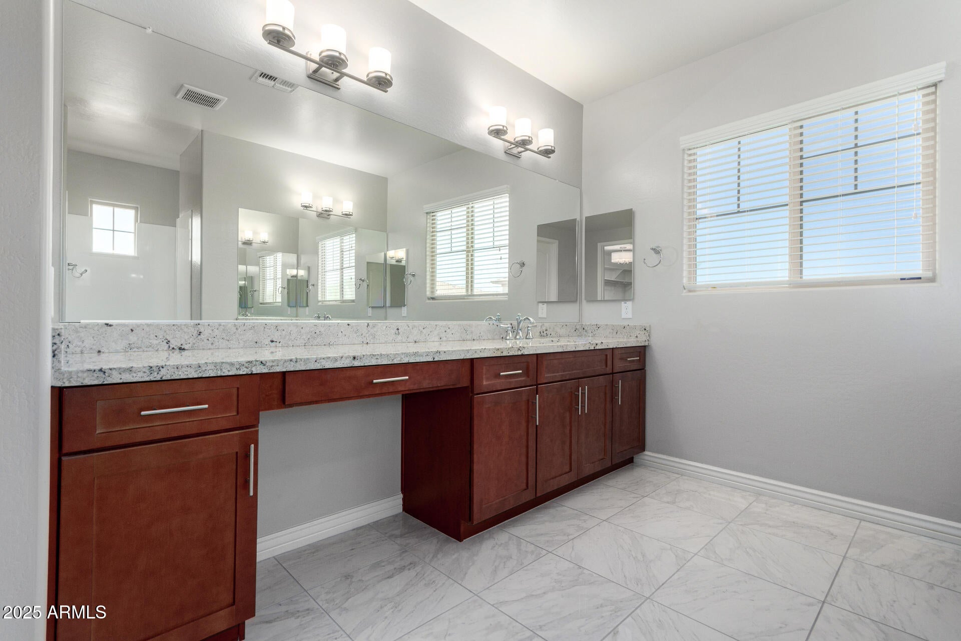 Phoenix, Arizona, 85050, United States, 4 Bedrooms Bedrooms, ,3 BathroomsBathrooms,Residential,Active,1929434