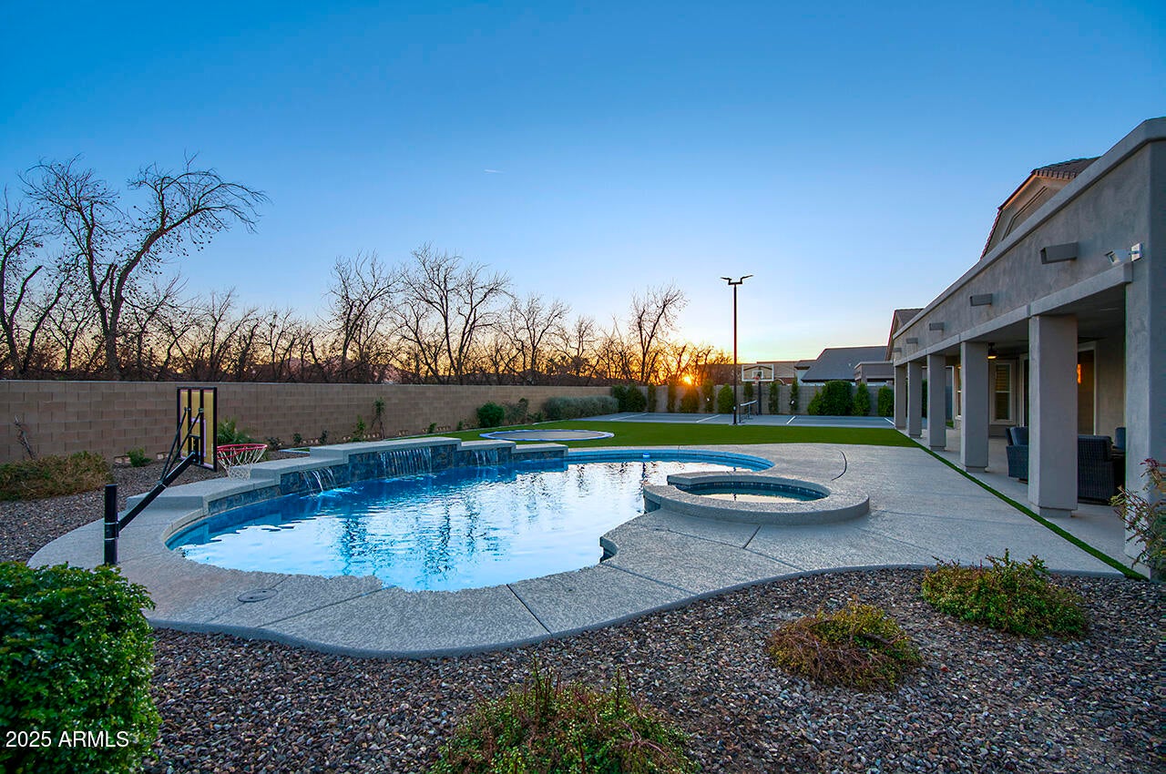 Queen Creek, Arizona, 85142, United States, 7 Bedrooms Bedrooms, ,6 BathroomsBathrooms,Residential,Active,1994951