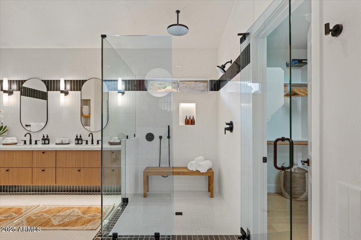 Glendale, Arizona, 85308, United States, 5 Bedrooms Bedrooms, ,4 BathroomsBathrooms,Residential,Active,1964279