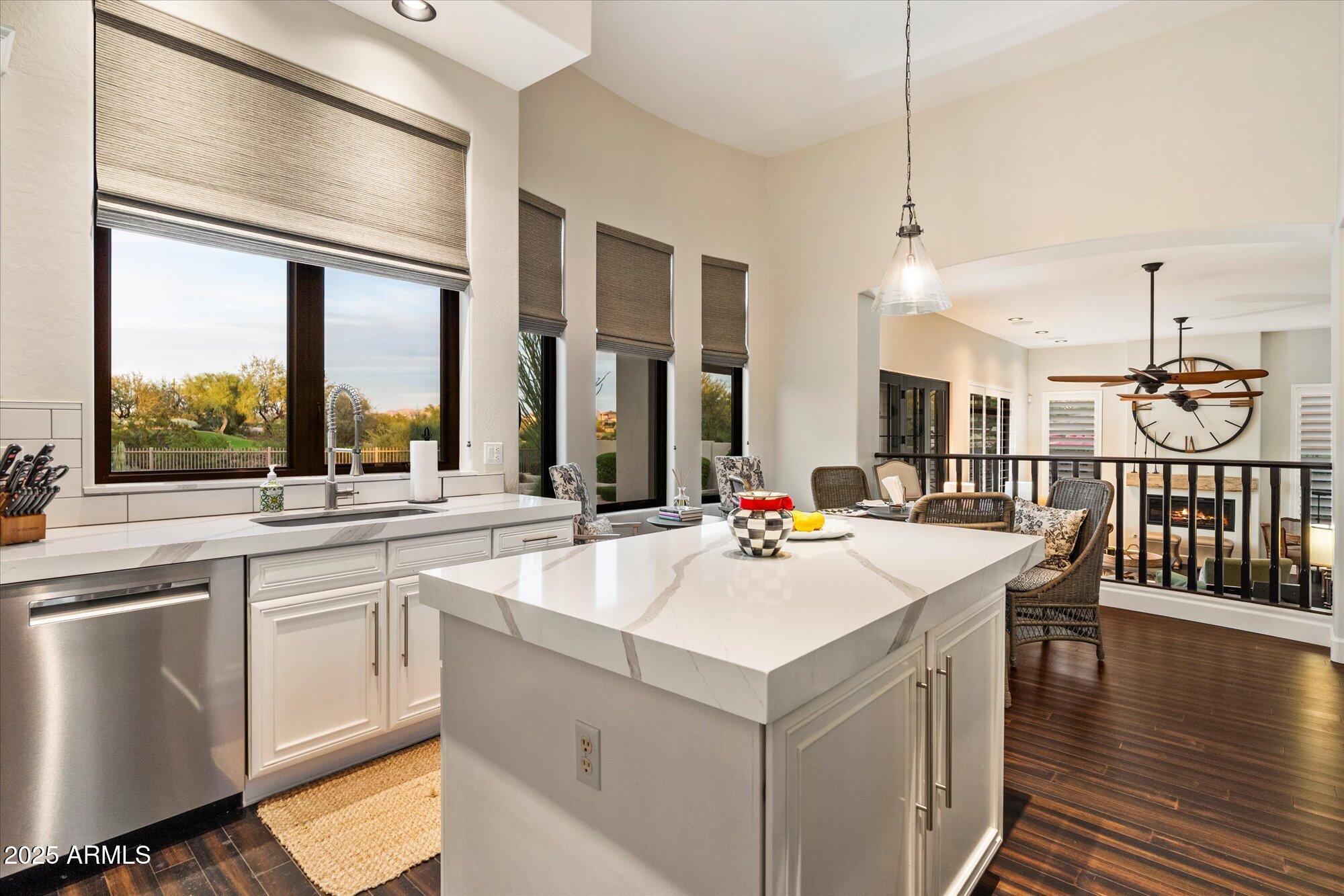 Phoenix, Arizona, 85054, United States, 4 Bedrooms Bedrooms, ,3 BathroomsBathrooms,Residential,Active,2008269