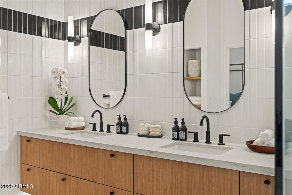 Glendale, Arizona, 85308, United States, 5 Bedrooms Bedrooms, ,4 BathroomsBathrooms,Residential,Active,1964279